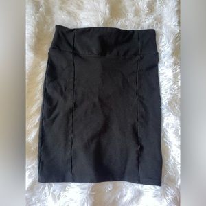 Foreign Exchange Black zip back mini pencil skirt size S